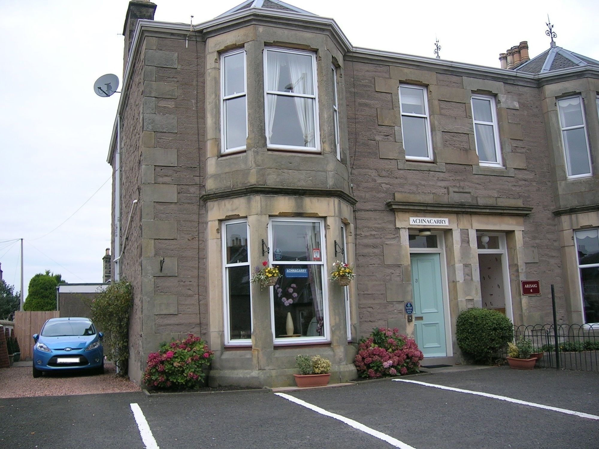 Achnacarry Guest House Perth Exterior photo
